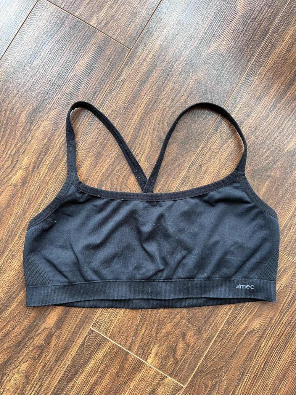 MEC Black Women's Strappy Seamless Light-Support Sports Bra